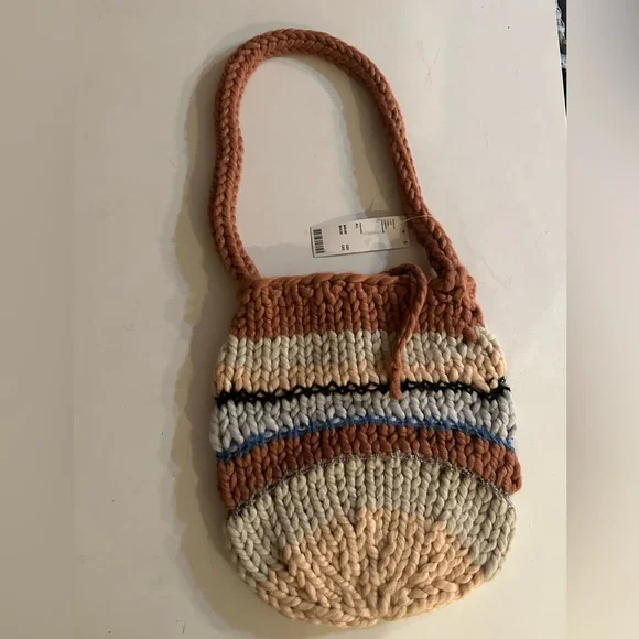NWT, UO Kimchi Blue chunky crochet striped hobo bag - Picture 11 of 12
